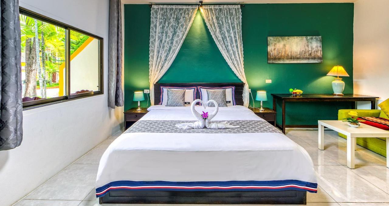 Coconut Resort Hotel パトン エクステリア 写真