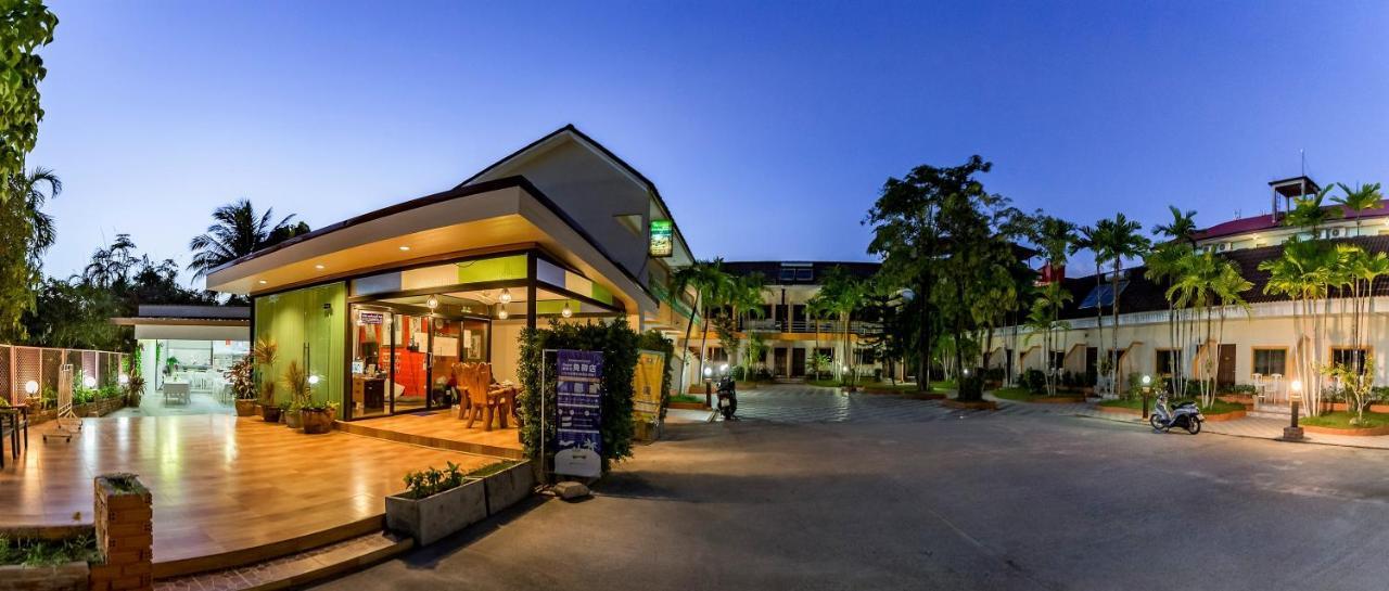Coconut Resort Hotel パトン エクステリア 写真